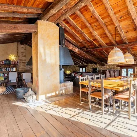Casa de camp Can Miqueló - gran casa rural 16 hostes