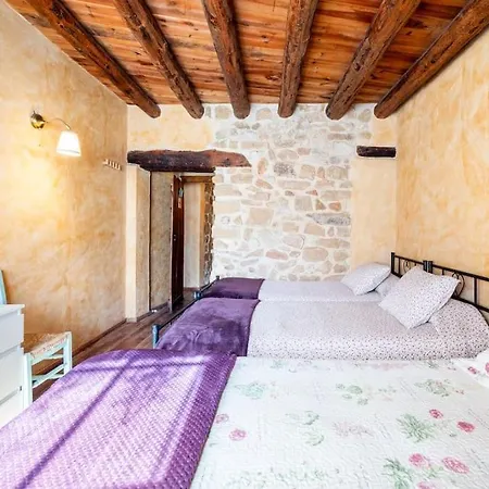 Can Miqueló - gran casa rural 16 hostes Prat de Comte