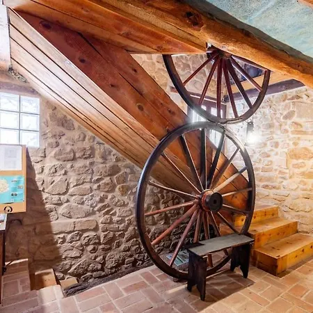 Miqueló: Casa Familiar Rústica Casa rural