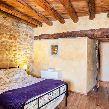 Casa de camp Can Miqueló - gran casa rural 16 hostes