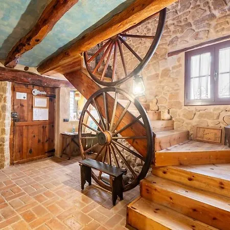 Can Miqueló - gran casa rural 16 hostes Prat de Comte